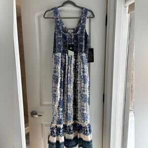 Tuckernuck Navy and White Floral Dress
